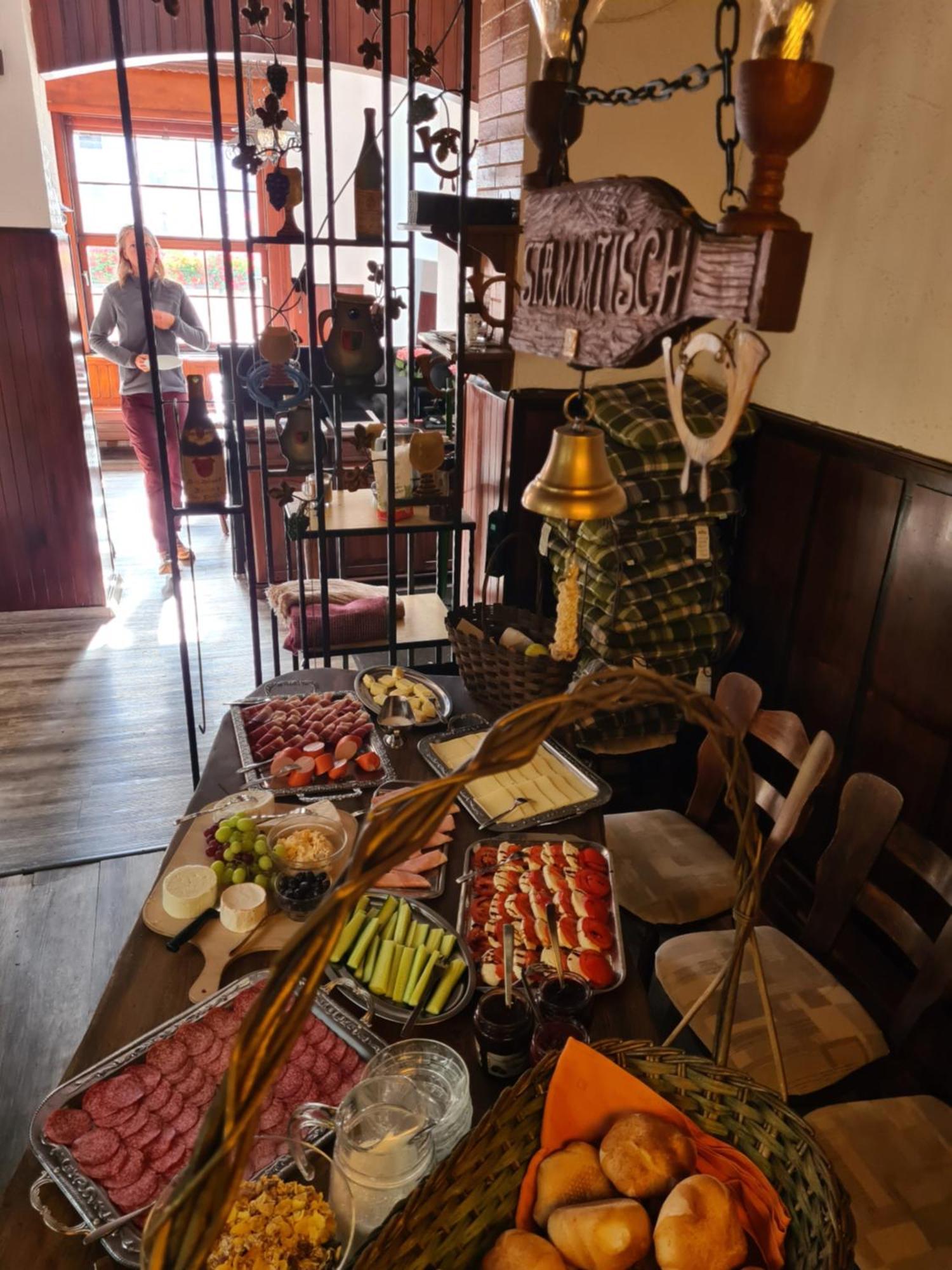 Zum Feti Pension Und Restaurant Ruedesheim am Rhein Luaran gambar