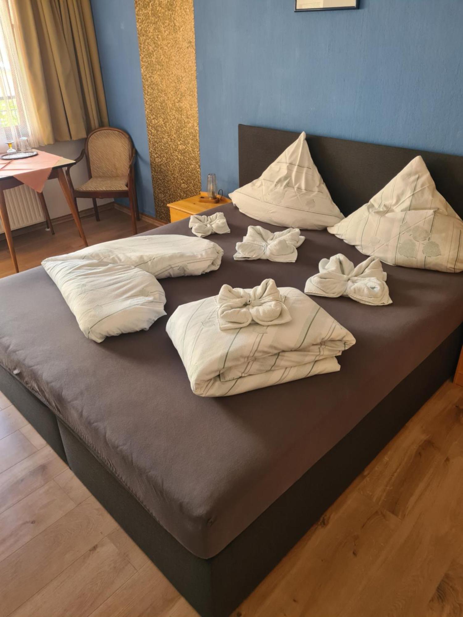 Zum Feti Pension Und Restaurant Ruedesheim am Rhein Luaran gambar
